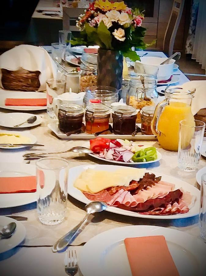 Aliret Vadaszhaz Ságvár Buitenkant foto